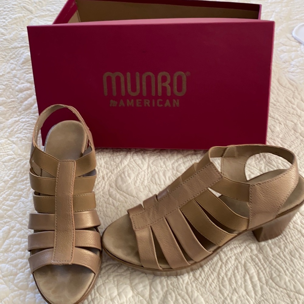 Munro golden metallic leather elastic shoes
